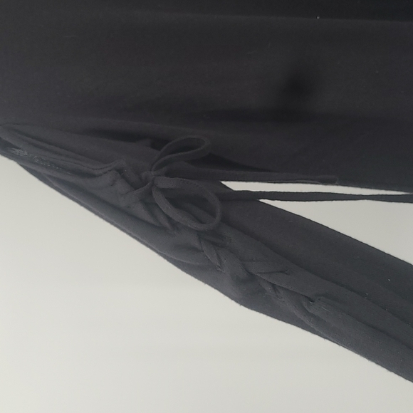 Soho New York & Company Black Cold Shoulder Top - Picture 3 of 8